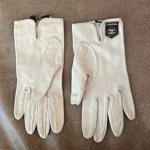 Chanel designer leather gloves size 7 1/2 off white cream